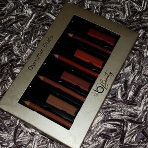 Lip Gloss and Lip Liner Set